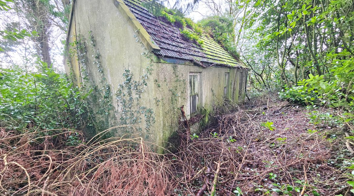 Lot 2 - Derelict House